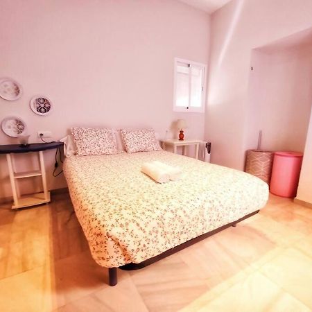 Enjoy Netflix Parking Segun Disponibilidad Apartment Севиля Екстериор снимка